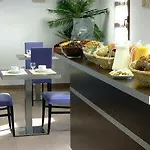 アドニス ホテル カルカソンヌ