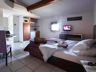 Residencia La Barbacane 3*