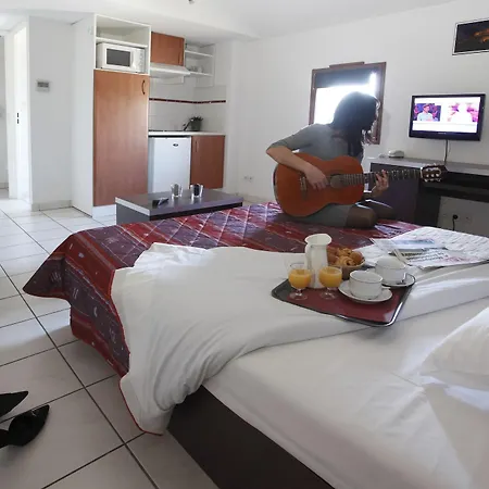 Residencia La Barbacane Hotel