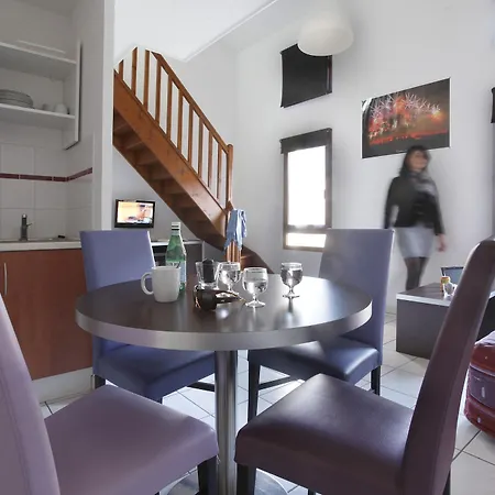 Residencia La Barbacane Hotel 3*