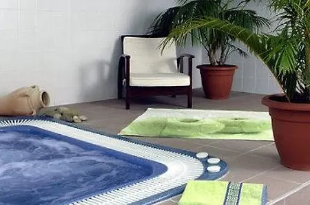 Residencia La Barbacane Hotel 3*
