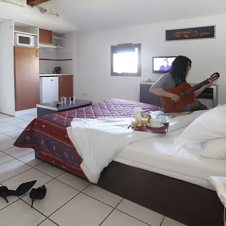 Hotel Residencia La Barbacane 3*
