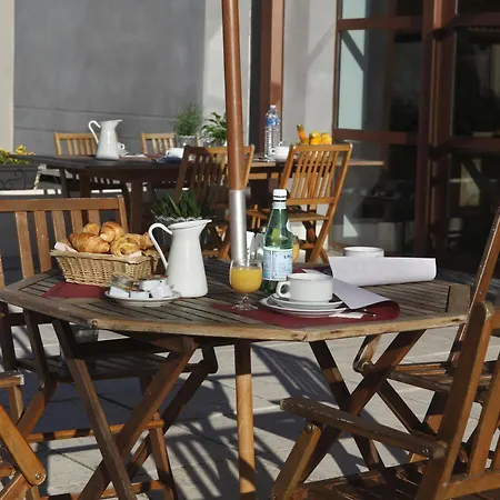 Residencia La Barbacane Hotel