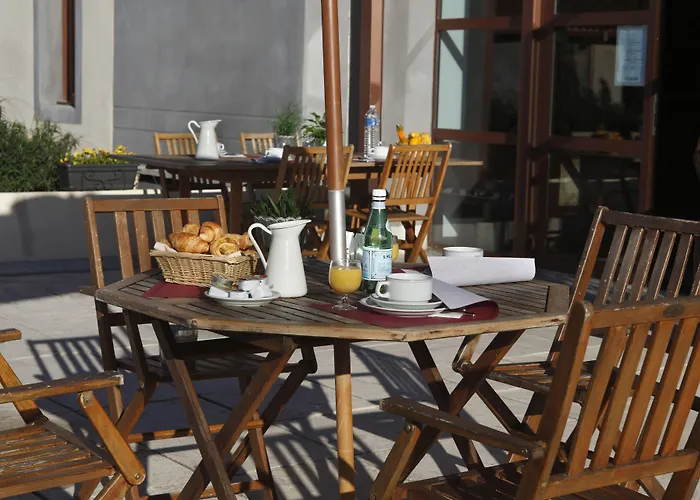 アドニス ホテル カルカソンヌ