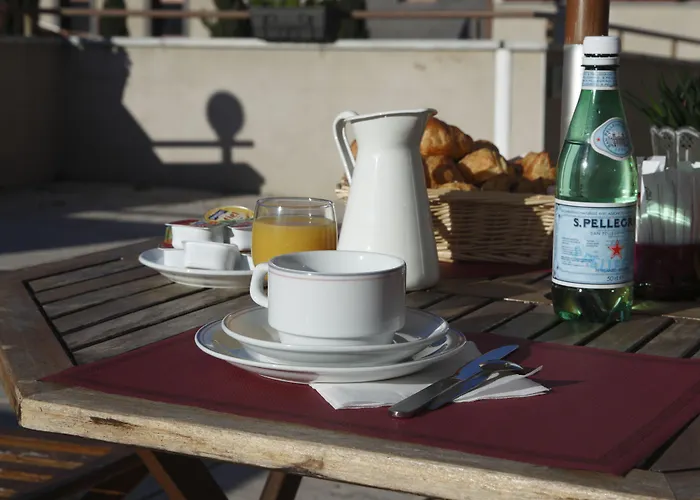 ホテル アドニス カルカソンヌ