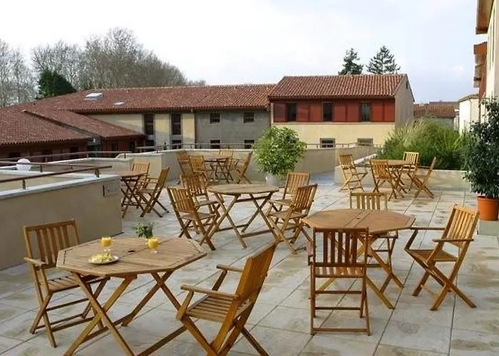 アドニス カルカソンヌ